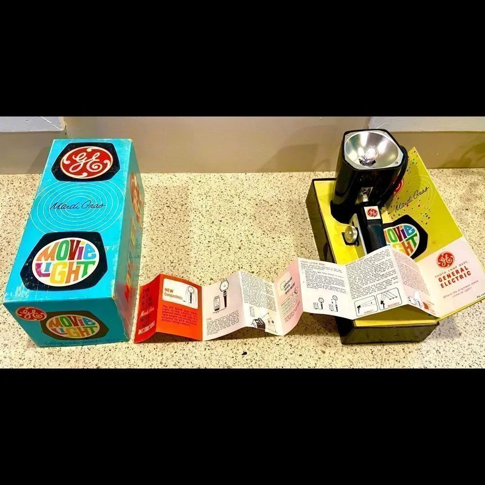 VTG GE Mardi Gras Movie Light Works NOS with bulb